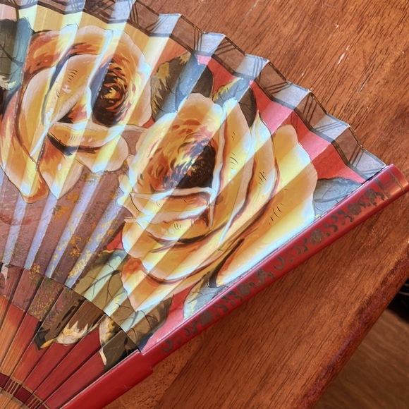 Truly exquisite wood and paper vintage fan, handmade in Spain! - Picture 14 of 16
